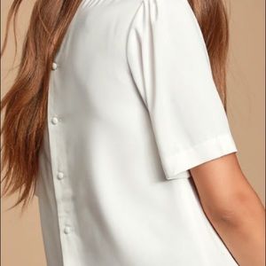 Lulu’s Halle short sleeve button back top, white, size s